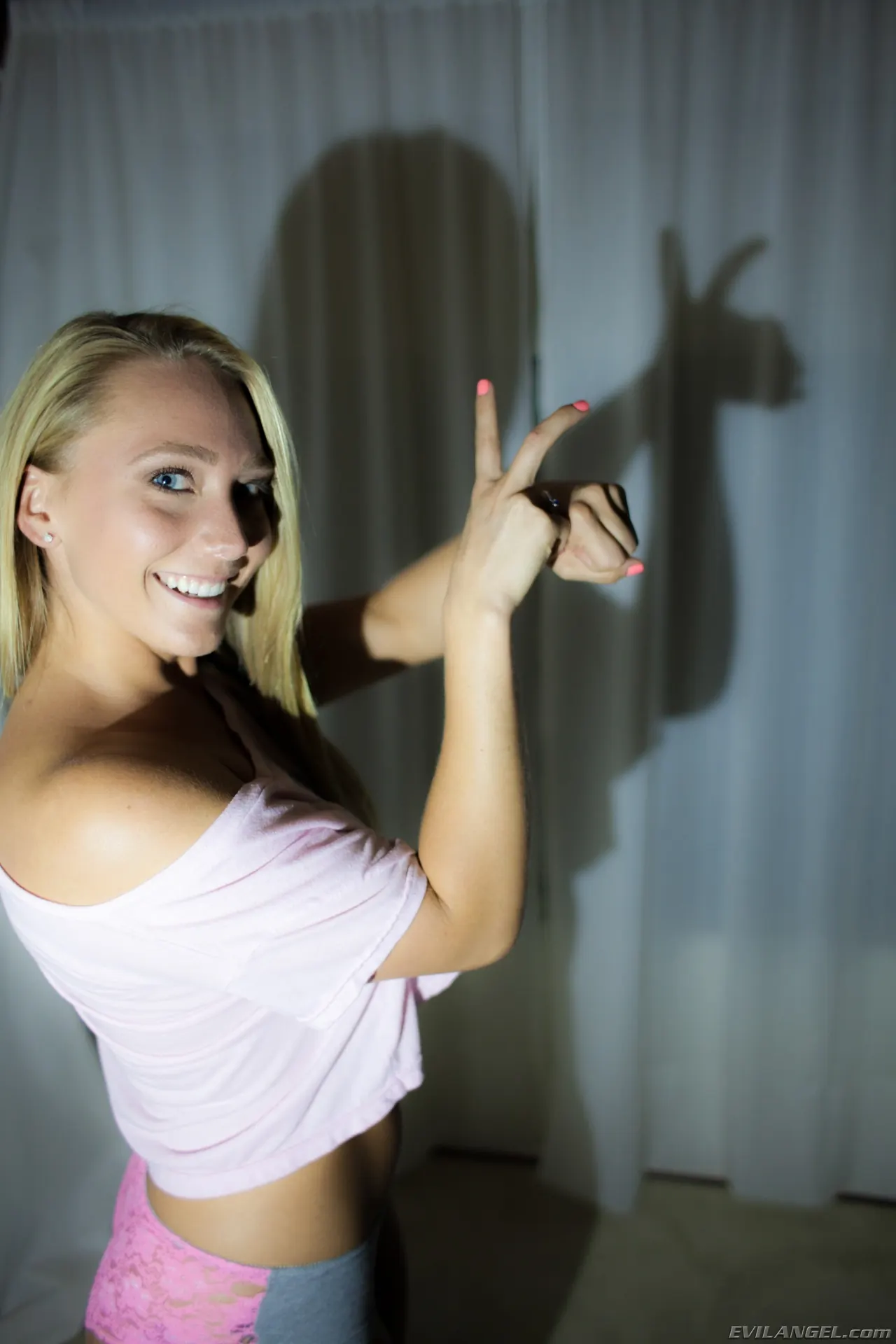 AJ Applegate - Maltratado 6 | Picture (2)