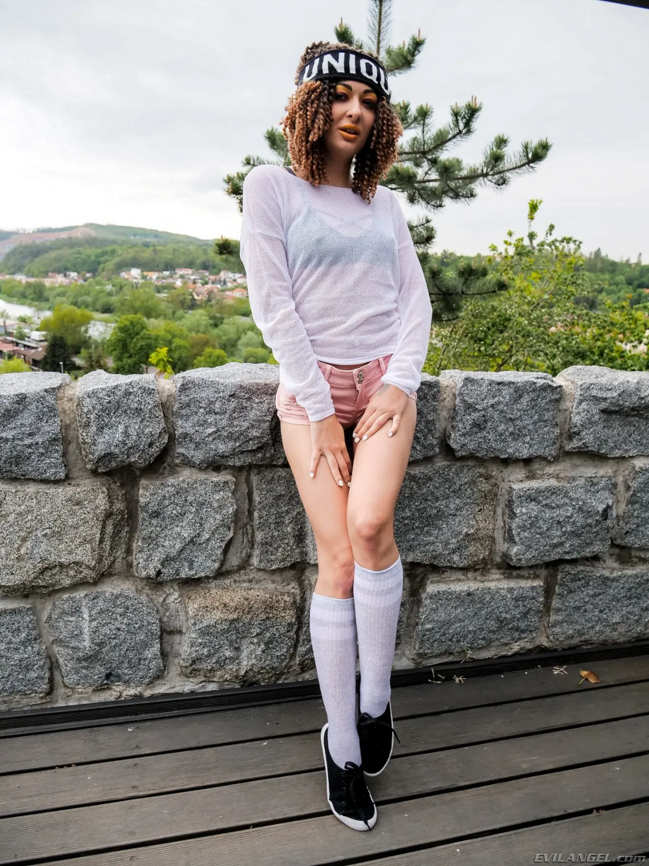 Lola Shine - Alborotadores de doble anal | Picture (1)