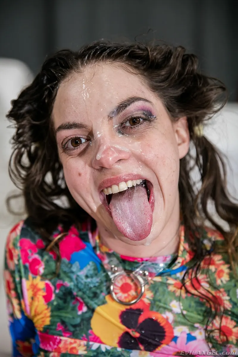 Hailey Scott - Hookup Hotshot: Cruising The Internet | Picture (153)