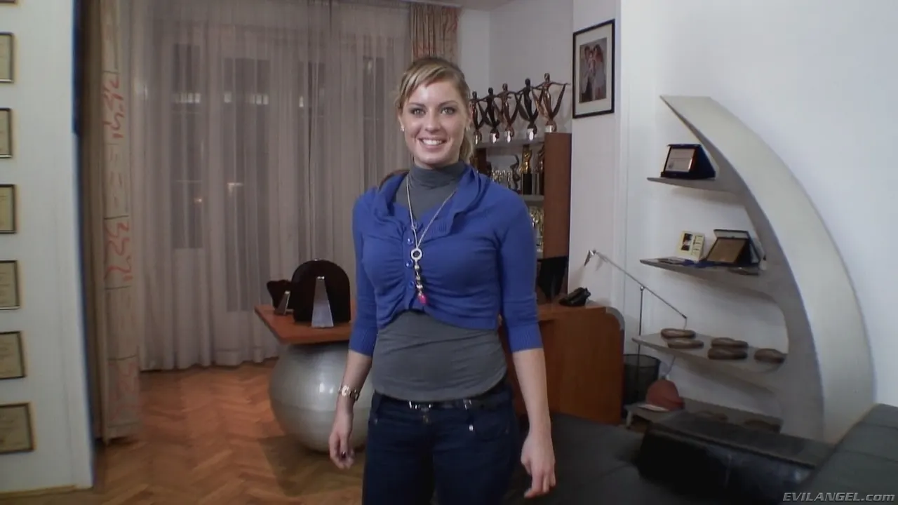 Karol B - Punto de vista de Rocco 6 | Picture (2)