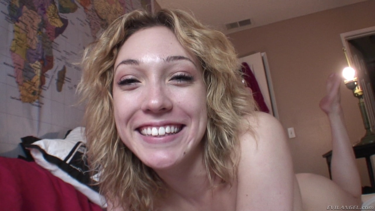 Lily Labeau - Raw 7 | Picture (2)