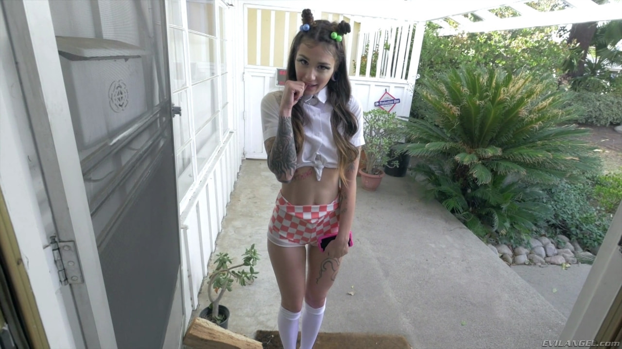 Hookup Hotshot: We Met On The Net