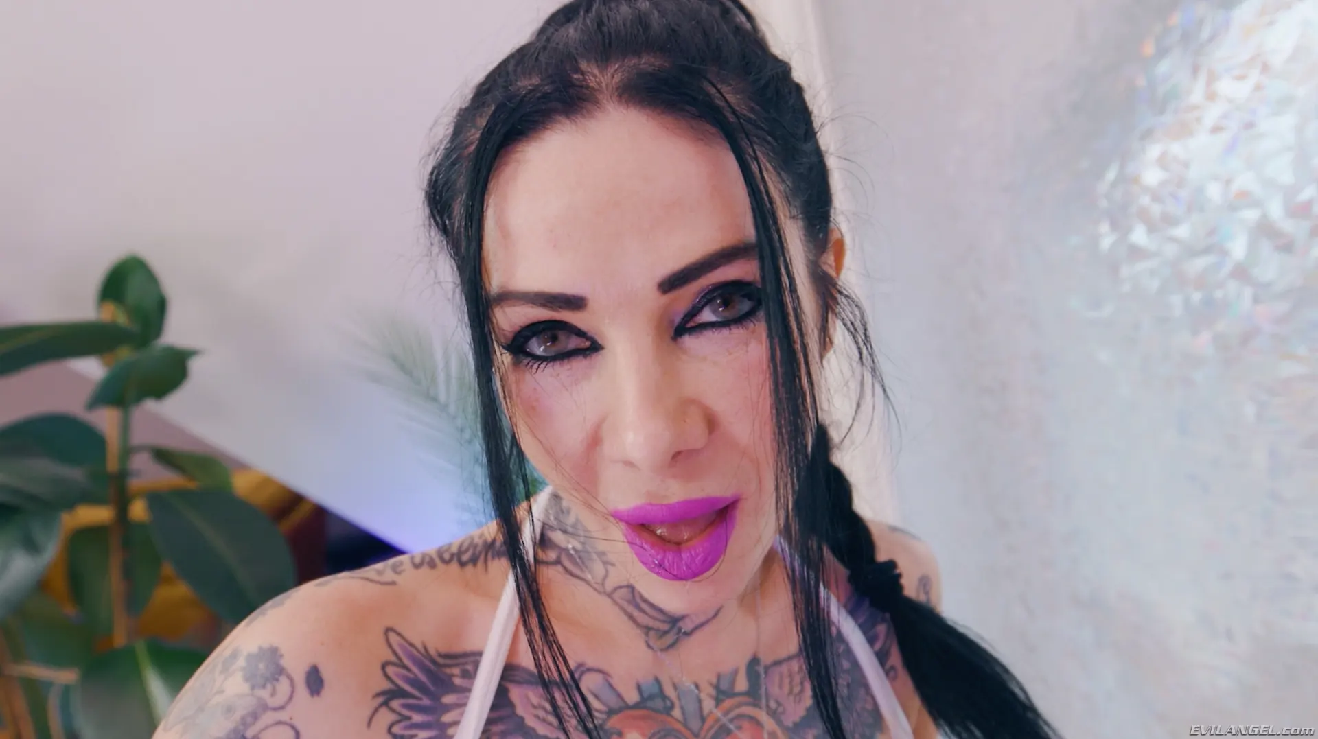 Megan Inky - One And Done | Picture (1)