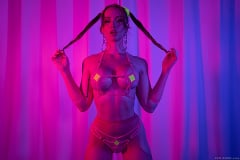 Scarlet Chase - Neon Playtime | Picture (5)